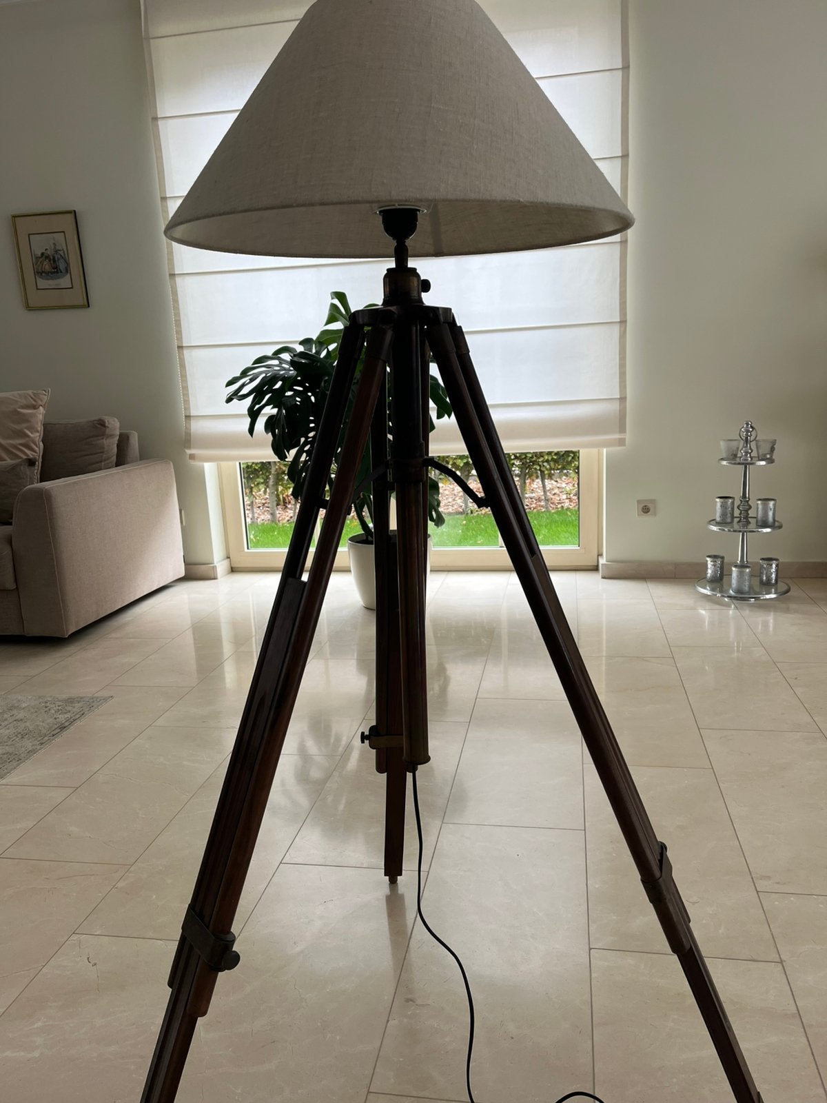 Magnifique lampadaire avec pieds en bois réglables, Maison & Meubles, Lampes | Lampadaires, Enlèvement, Comme neuf, Bois, 100 à 150 cm