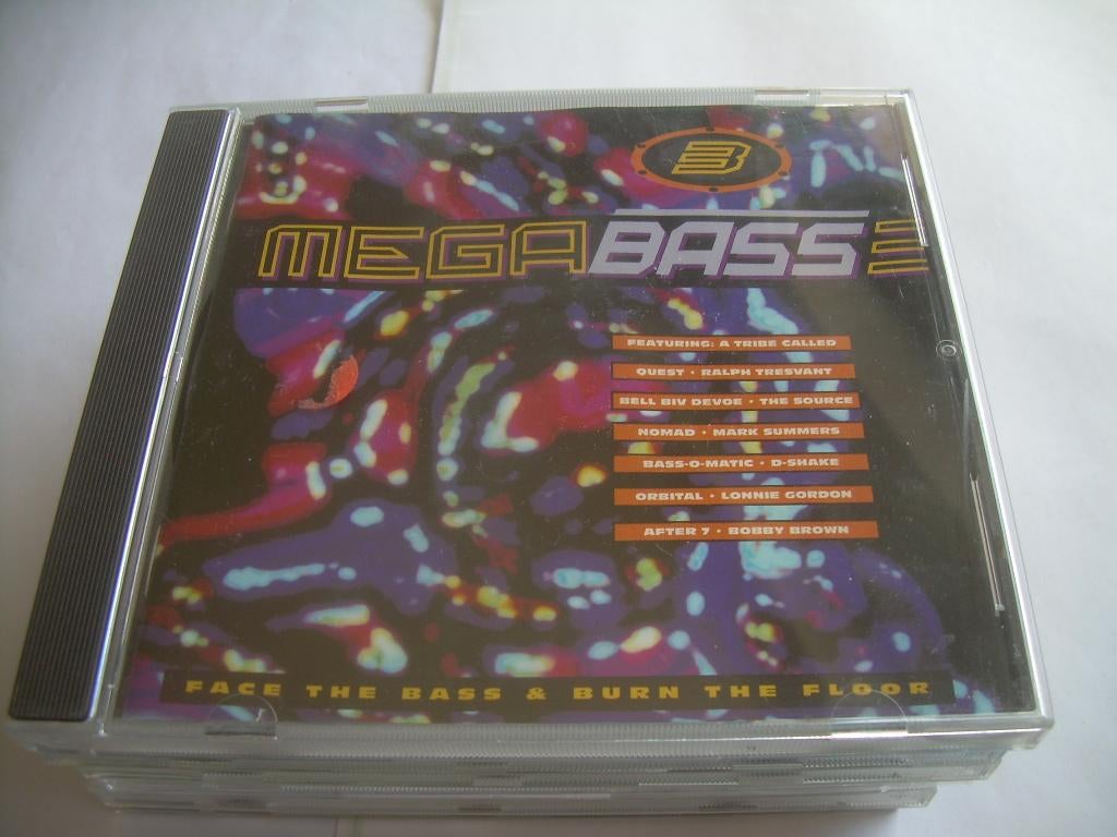CD - MEGA BASS 3, Ophalen of Verzenden, Zo goed als nieuw, Dance