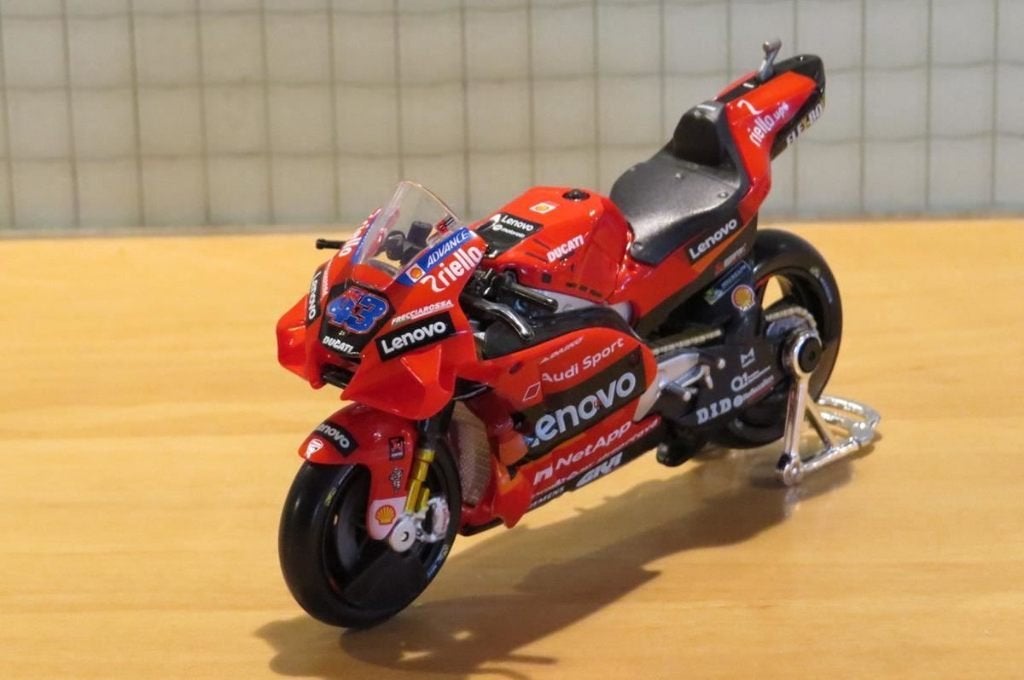 Jack Miller Ducati Lenovo Desmosedici 2021 1:18 maisto, Hobby en Vrije tijd, Modelauto's | 1:18, Ophalen of Verzenden, Nieuw, Motor