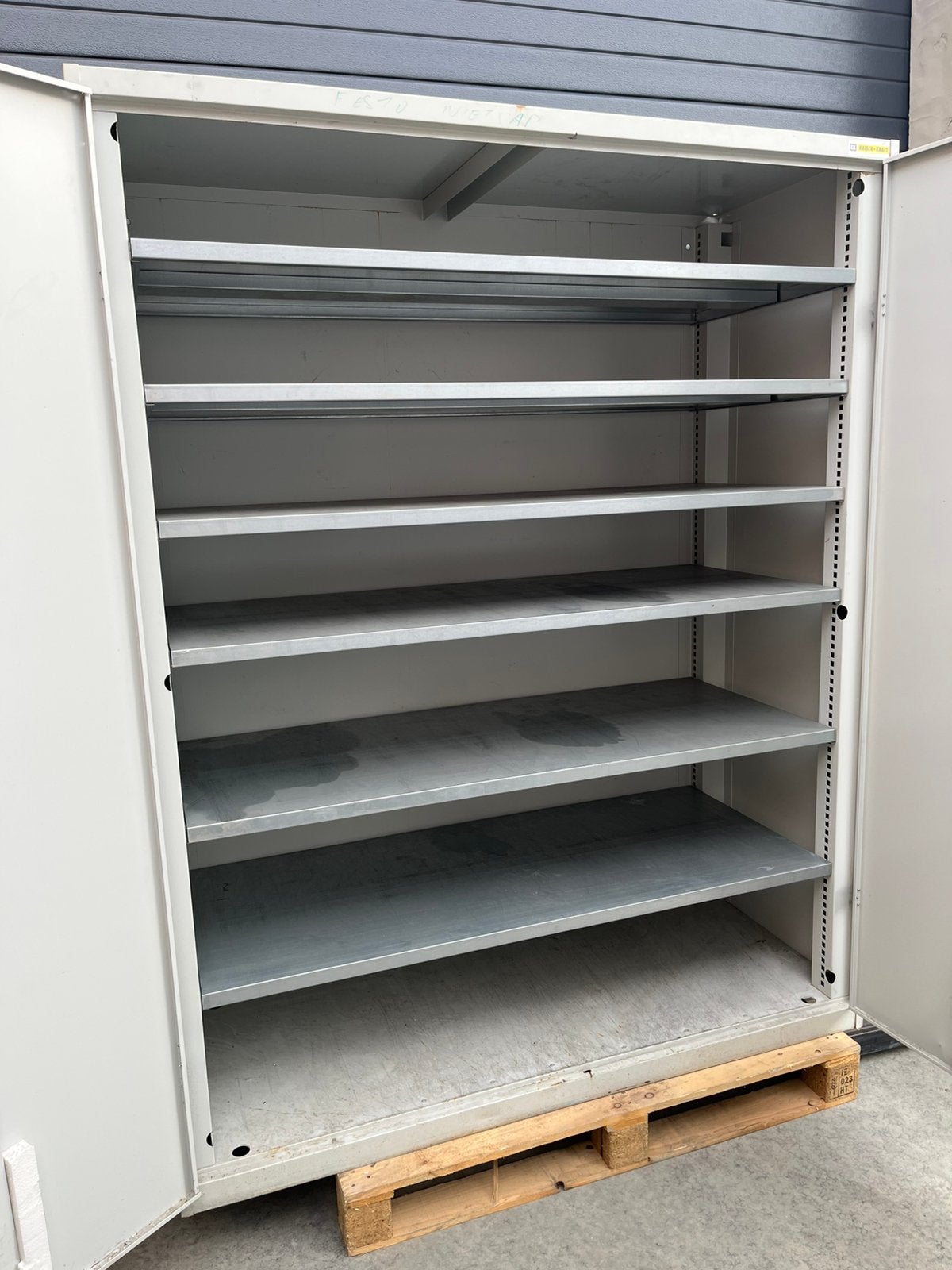 Grote metalen opslagkast, Ophalen, Gebruikt, 150 tot 200 cm, Meerdere deuren