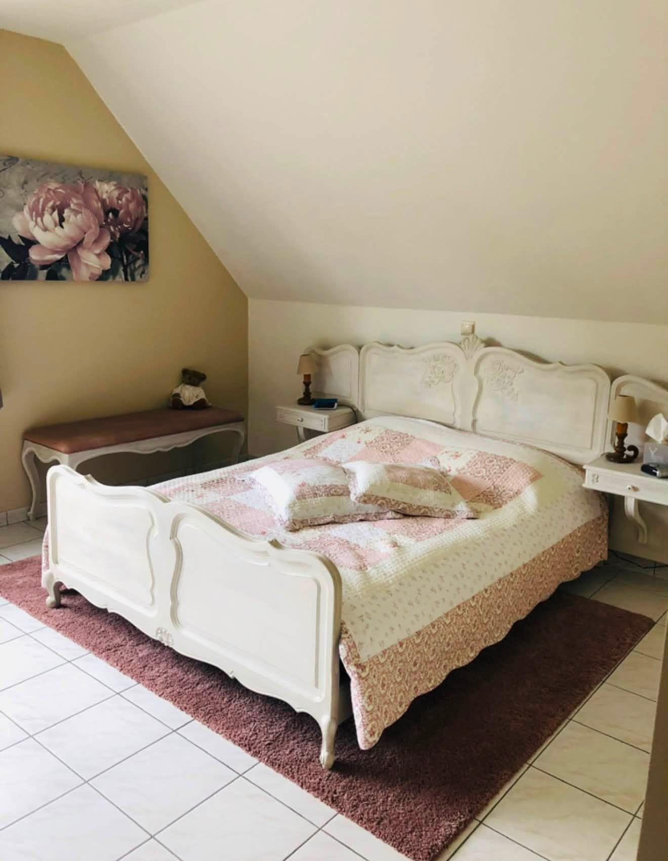 ️ Ancien lit en bois  patine avec chevets intégrés 140 cm, Enlèvement, Utilisé