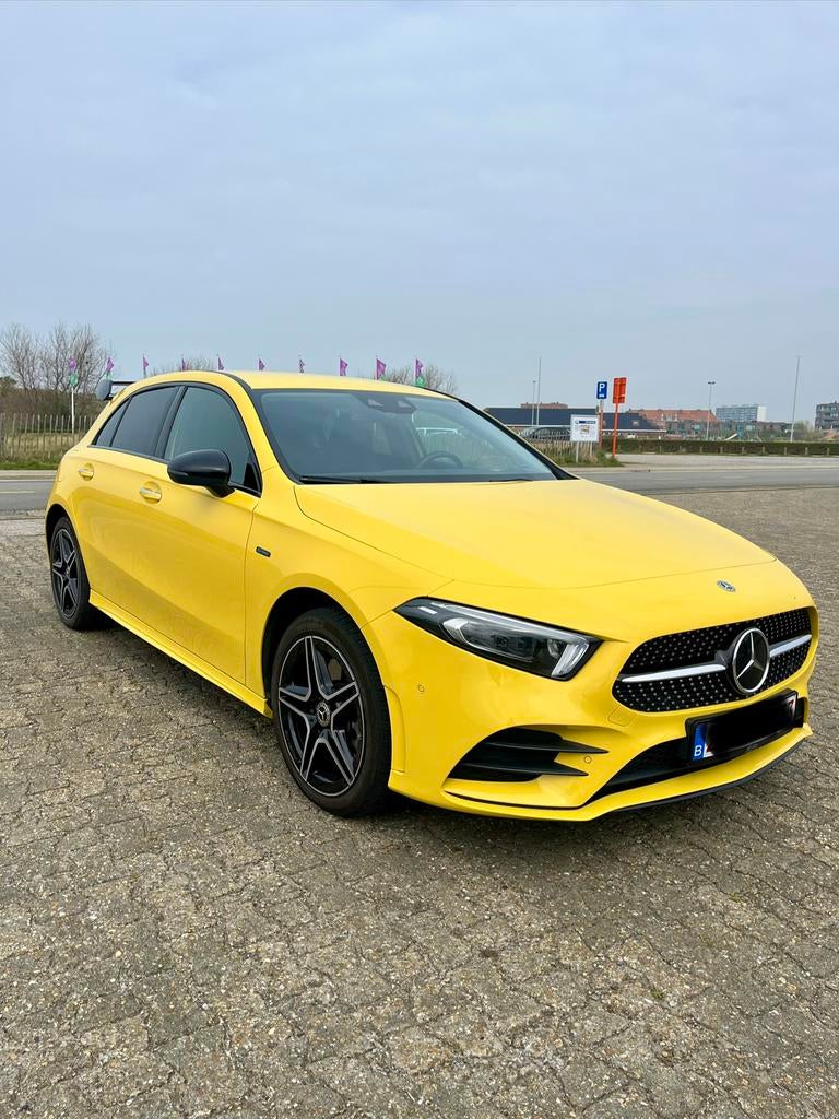 Mercedes-Benz A 250e AMG Line / Aero Pack / Burmester, Autos, Mercedes-Benz, Classe A, Achat, Jaune, Alcantara