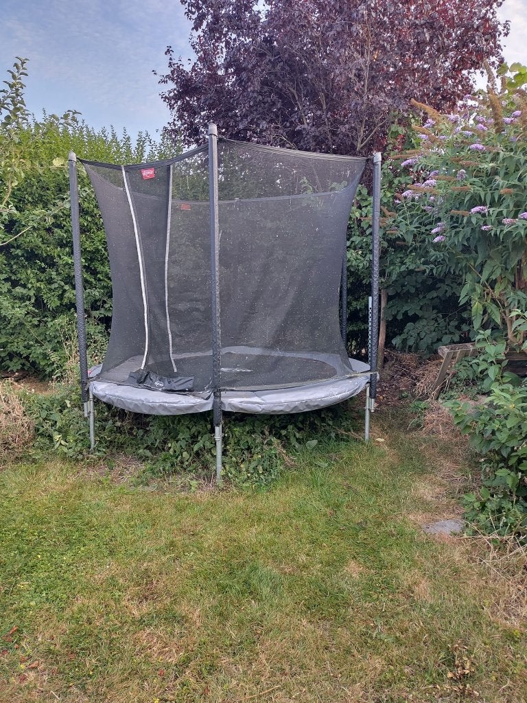 Trampoline Berg 275 x 240, Ophalen, Gebruikt