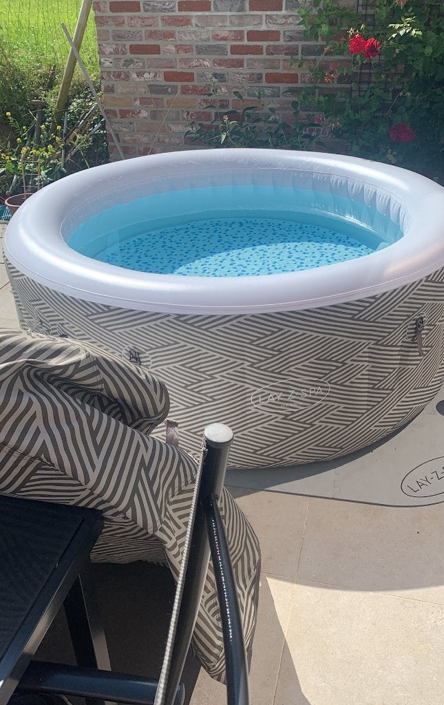 Lay-Z-Spa Madrid, Tuin en Terras, Ophalen, Gebruikt, Afdekzeil, Opblaasbaar