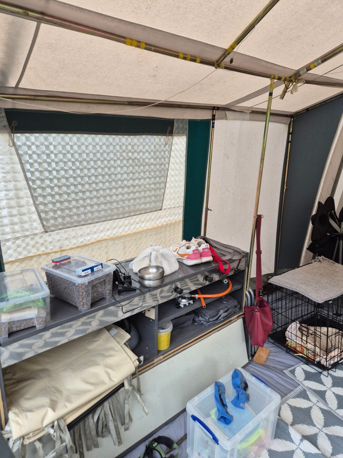 Campingcar Trigano Jumet, Ophalen, Trigano, Aanwezig, Tot en met 6