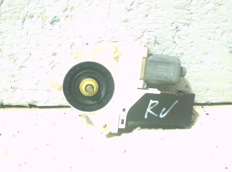 MOTEUR LEVE VITRE ELECTRIQUE DROIT Peugeot 407 (6C / J), Brose SE, Droite, Info@brose.com, Utilisé