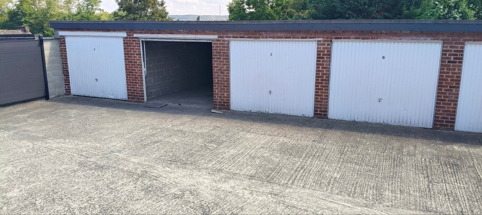 Garage privé sécurisé box garde meuble remorque stockage