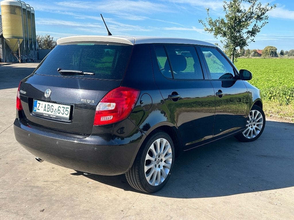 SKODA FABIA 1.2 BENZINE | AIRCO | PDC | GARANTIE | 2015, Auto's, Voorwielaandrijving, Euro 5, Zwart, Zwart