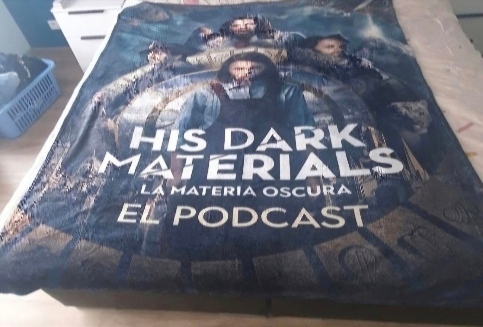 Nieuw! Plaid His Dark Materials, Huis en Inrichting, Woonaccessoires | Plaids en Woondekens, Ophalen of Verzenden, Nieuw, Plaid