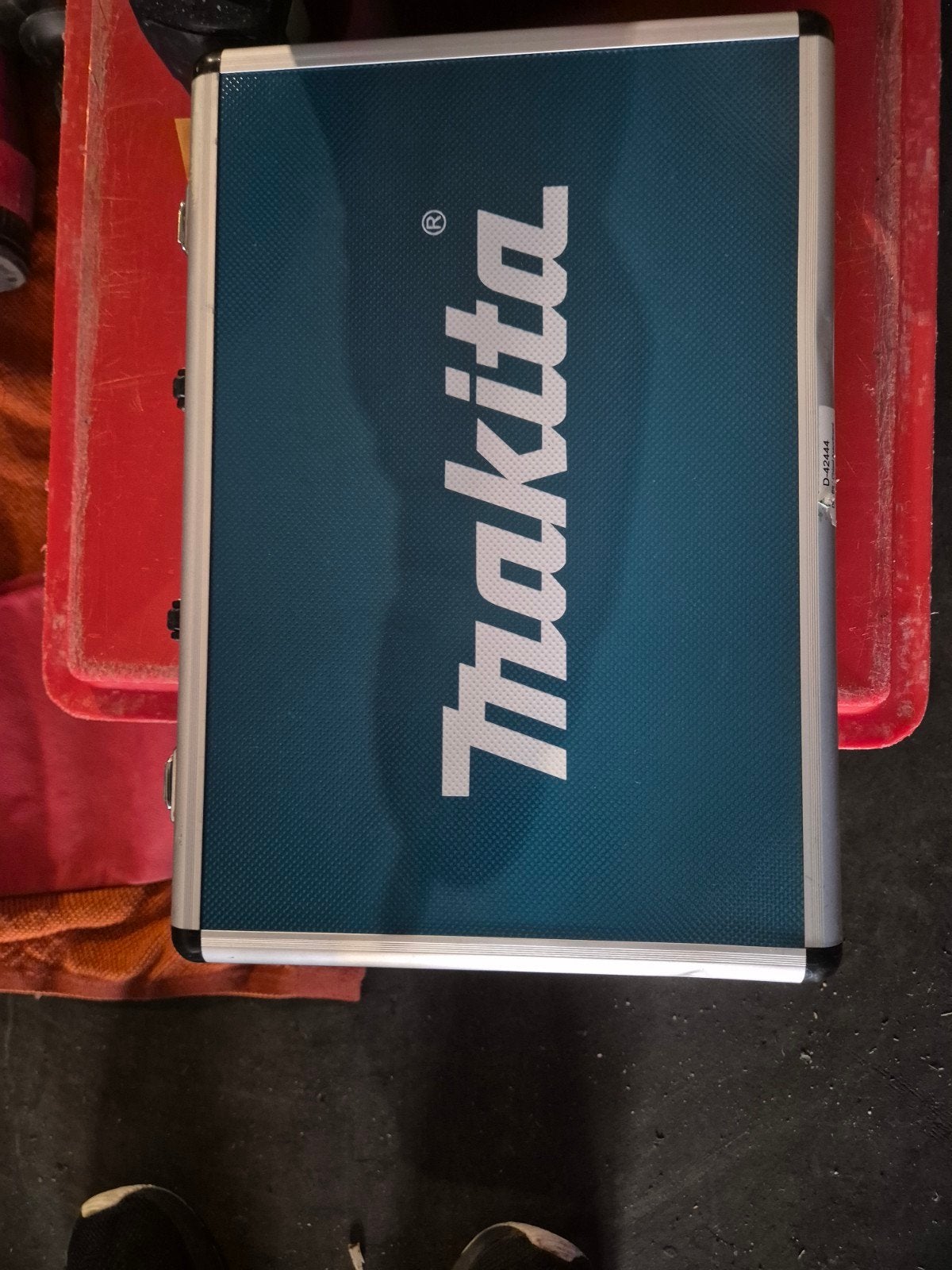makita, Enlèvement