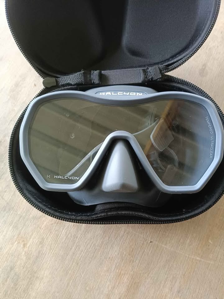 Masque plongée Halcyon Omnis S grey + housse, Sports nautiques & Bateaux, Plongée, Enlèvement, Comme neuf, Lunettes de plongée ou Tuba