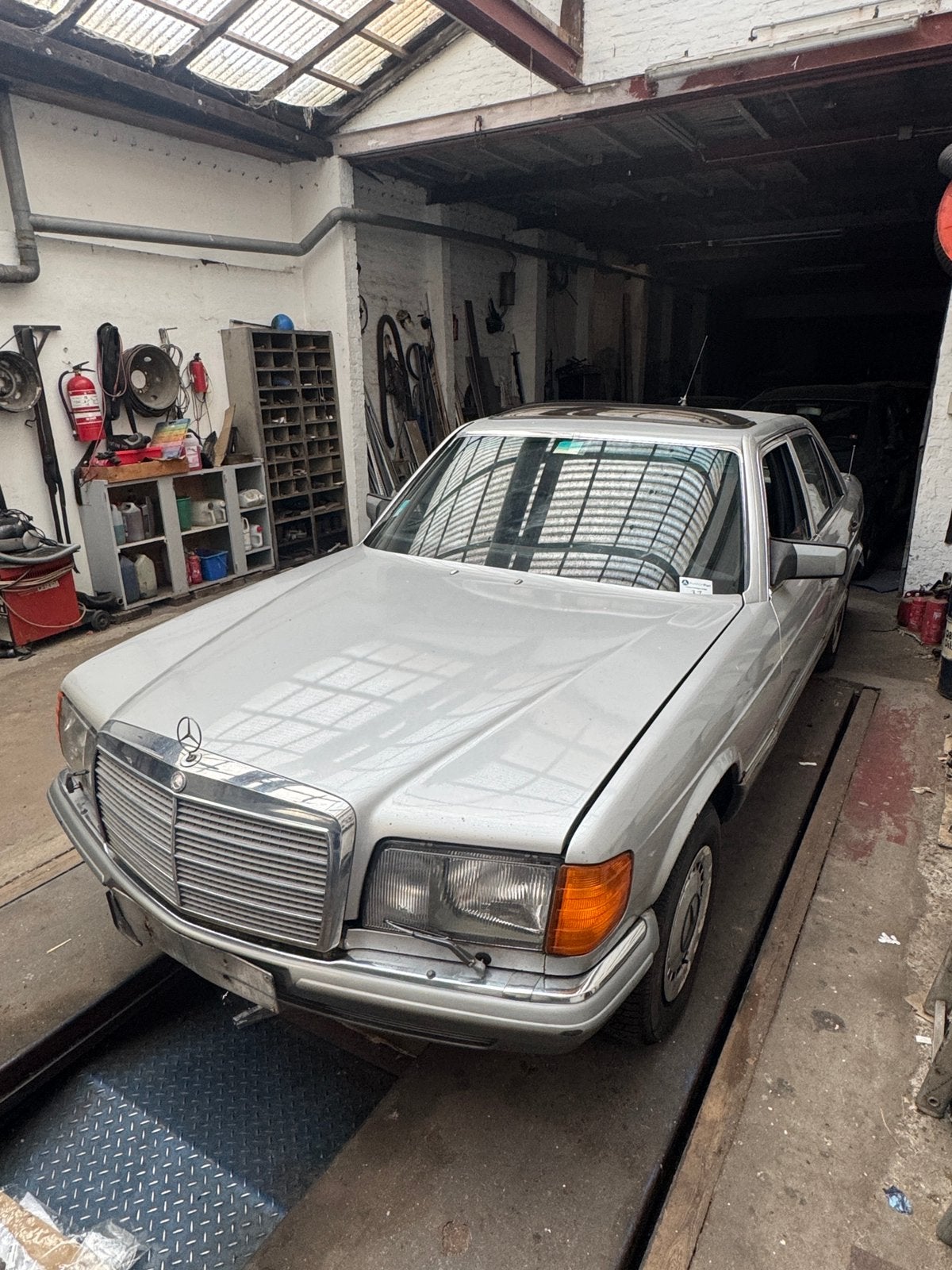 Mercedes 280 SE, Autos, Argent ou Gris, Achat, 4 portes, Bleu