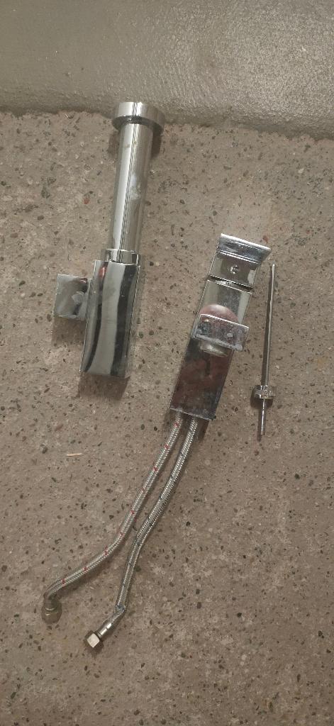 Robinet mitigeur lavabo design carré — chromé, Bricolage & Construction, Sanitaire, Enlèvement, Utilisé, Chrome, Robinet