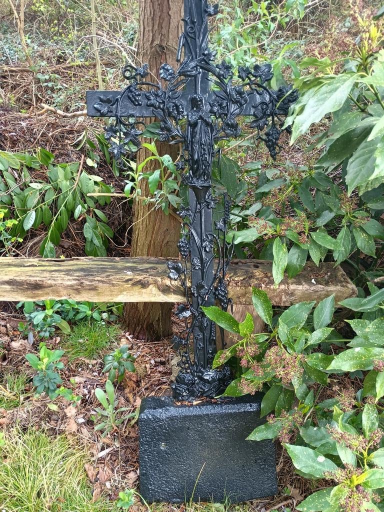 Antiek gietijzeren kruis kerkhof, Antiek en Kunst, Antiek | Religieuze voorwerpen, Ophalen