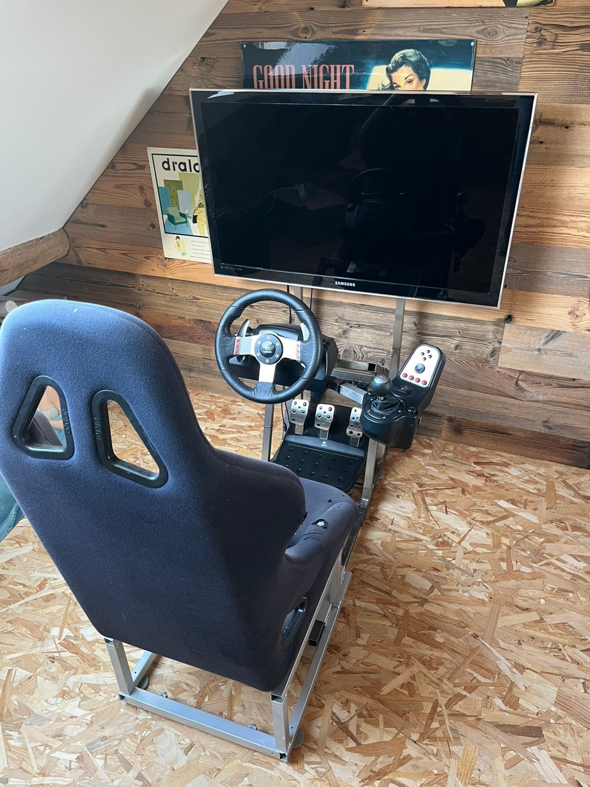 Volledige rijsimulator — Logitech G25 + TV 40, Games en Spelcomputers, Ophalen, Houder/standaard, Force feedback, PC