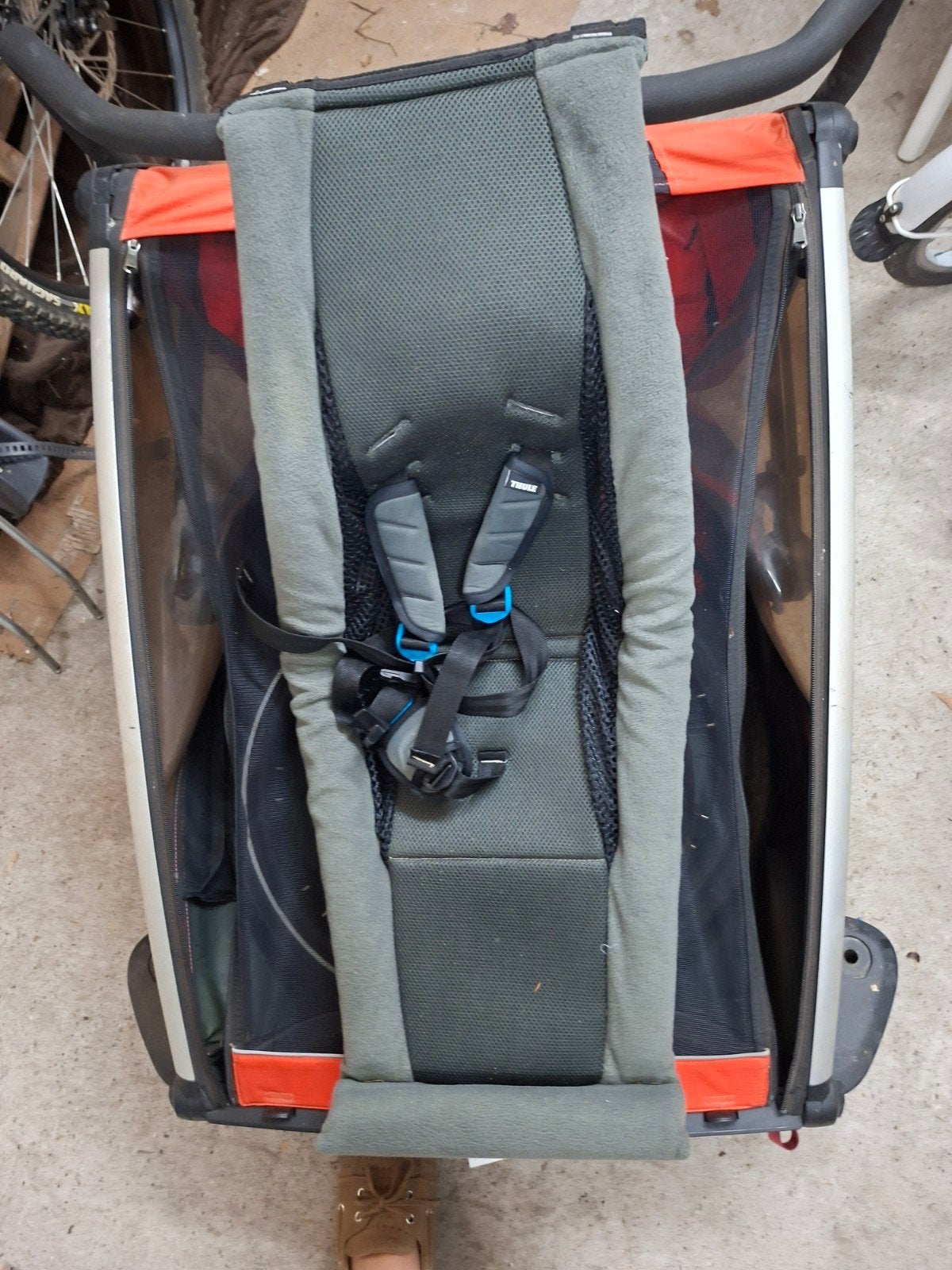 Thule infant sling, Ophalen