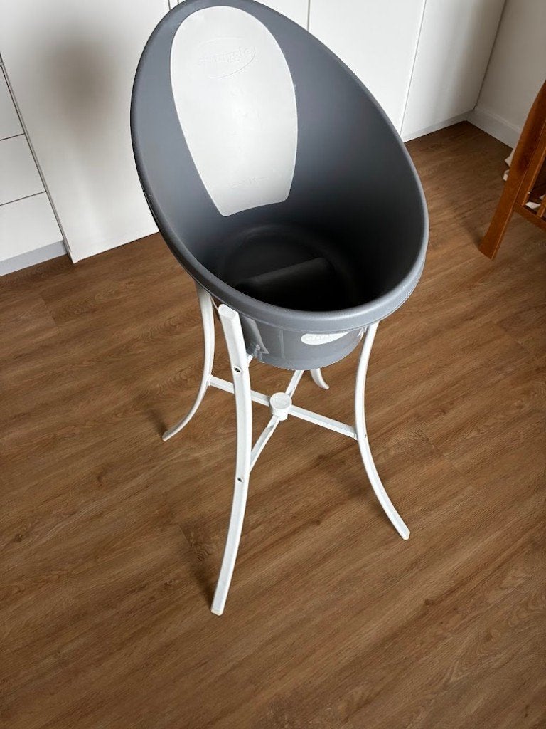 Babybad Shnuggle + standaard, Ophalen, Zo goed als nieuw, Badje, Standaard