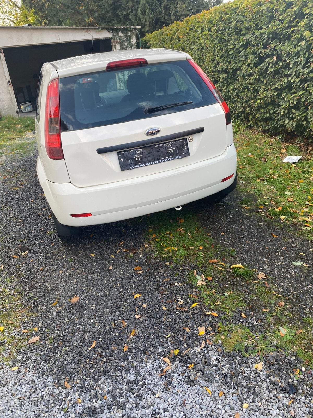 Ford fiesta 1.3 benz bj2005 /195000km gkrdvvrkoop 1650eu, Auto's, Stof, Wit, Handgeschakeld, Grijs
