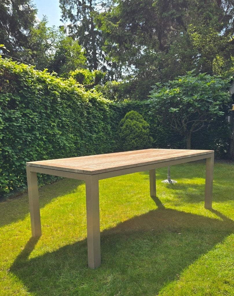 Te koop: Mooie tuintafel in prima staat!!, Ophalen of Verzenden, Zo goed als nieuw, Rechthoekig, Teakhout