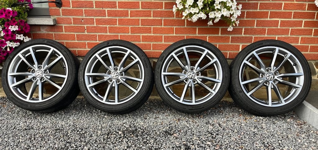 4 jantes VW Golf Pretoria 18" OEM origine – parfait état, Autos : Pièces & Accessoires, Véhicule de tourisme, Pneus été, 18 pouces