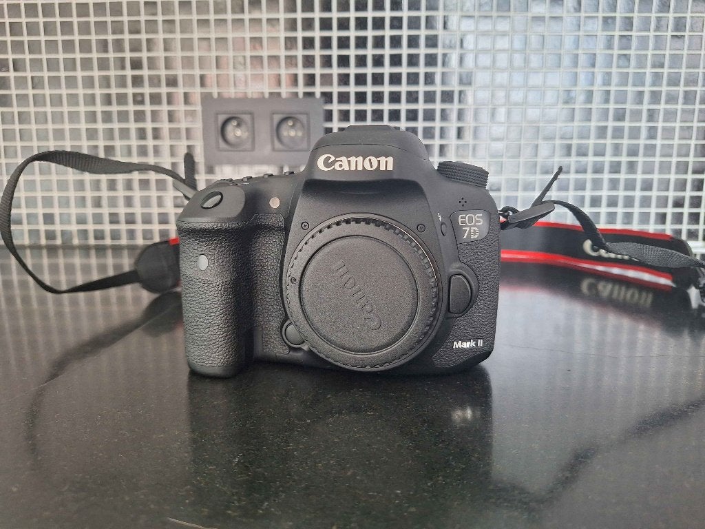 Canon EOS 7D Mk II / Mark 2 | 11,500 Clicks, Ophalen, Spiegelreflex, Canon, Accu
