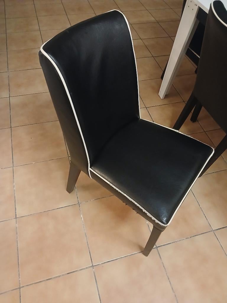Gratis tafel en stoelen te geef, Huis en Inrichting, Tafels | Eettafels, Ophalen, Zo goed als nieuw, Vier personen