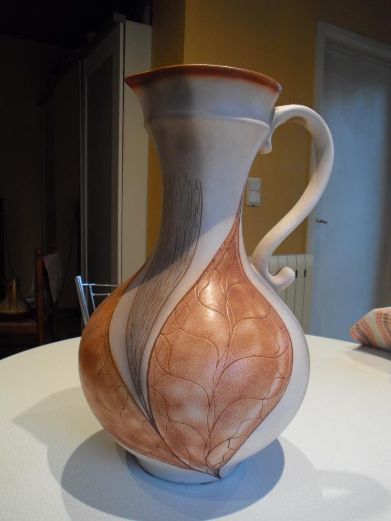 Grande cruche. Hauteur: 49 cm., Enlèvement
