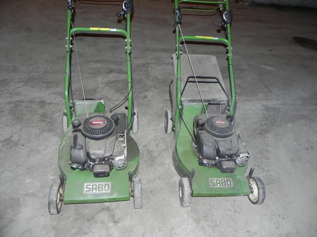 Grasmaaier benzine + opvangbak 2 st, Cirkelmaaier, Gebruikt, Opvangbak, Benzine-grasmaaier