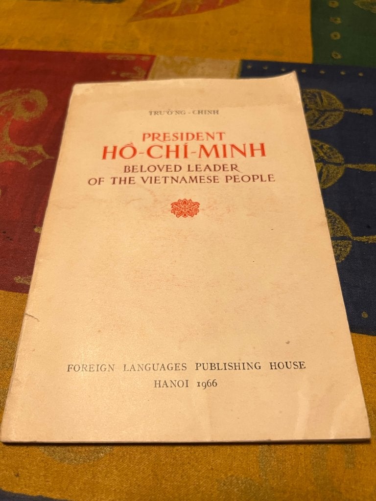 President Ho-Chi-Minh, Beloved leader of the Vietnamese peop, Gelezen, Tru'O'NG- Chinh, Ophalen of Verzenden, Politiek en Staatkunde