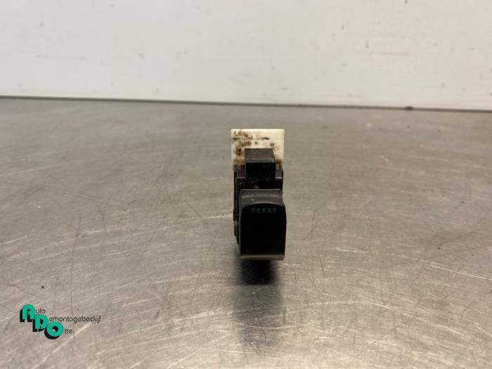 Elektrisch Raam Schakelaar van een Suzuki Alto (Alto 09-), Gebruikt, -, -, Ophalen of Verzenden