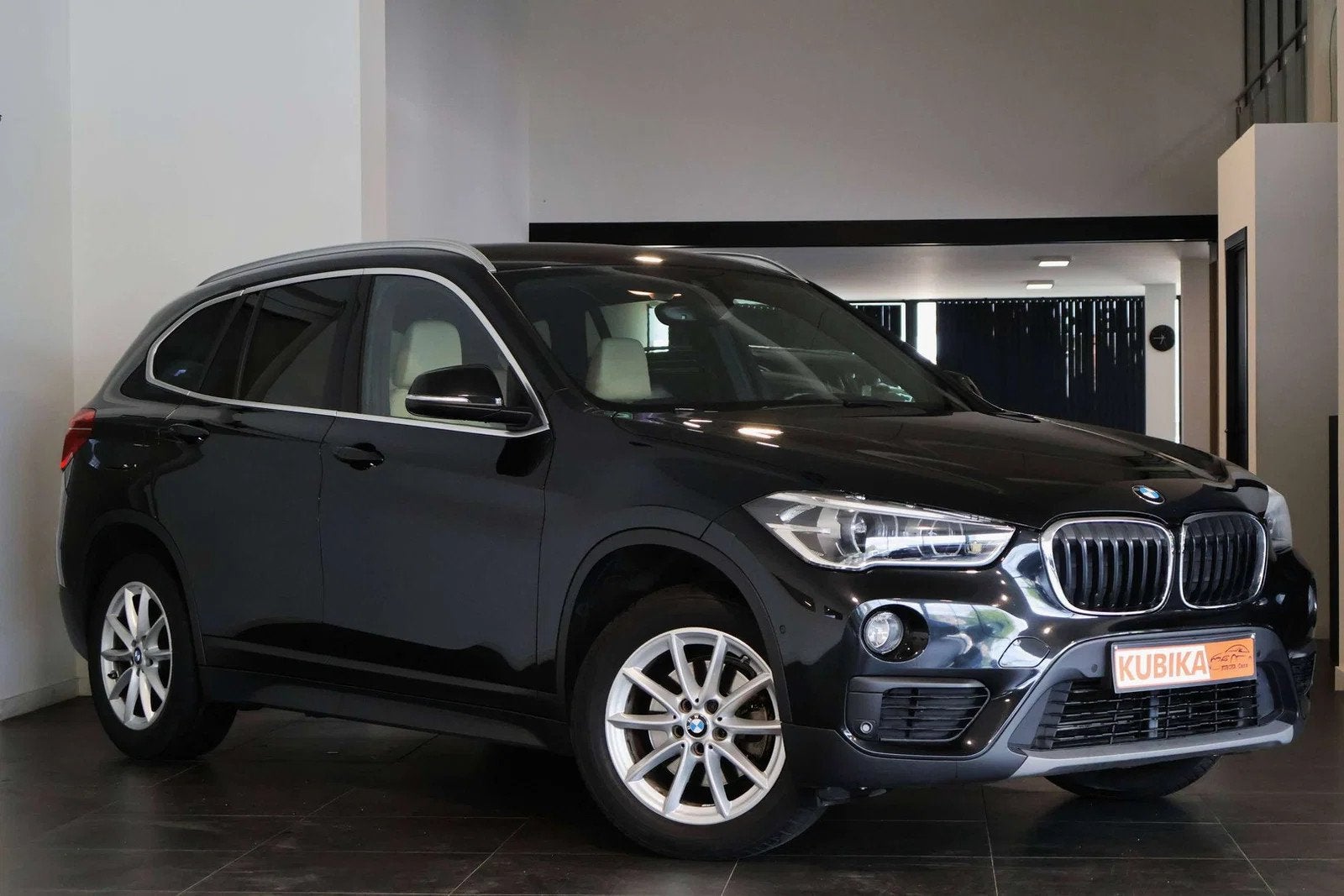 BMW X1 X1 1.5iA sDrive18 Trekhaak CruiseC Keyless Garantie*, Achat, Entreprise, 1505 kg, 5 portes