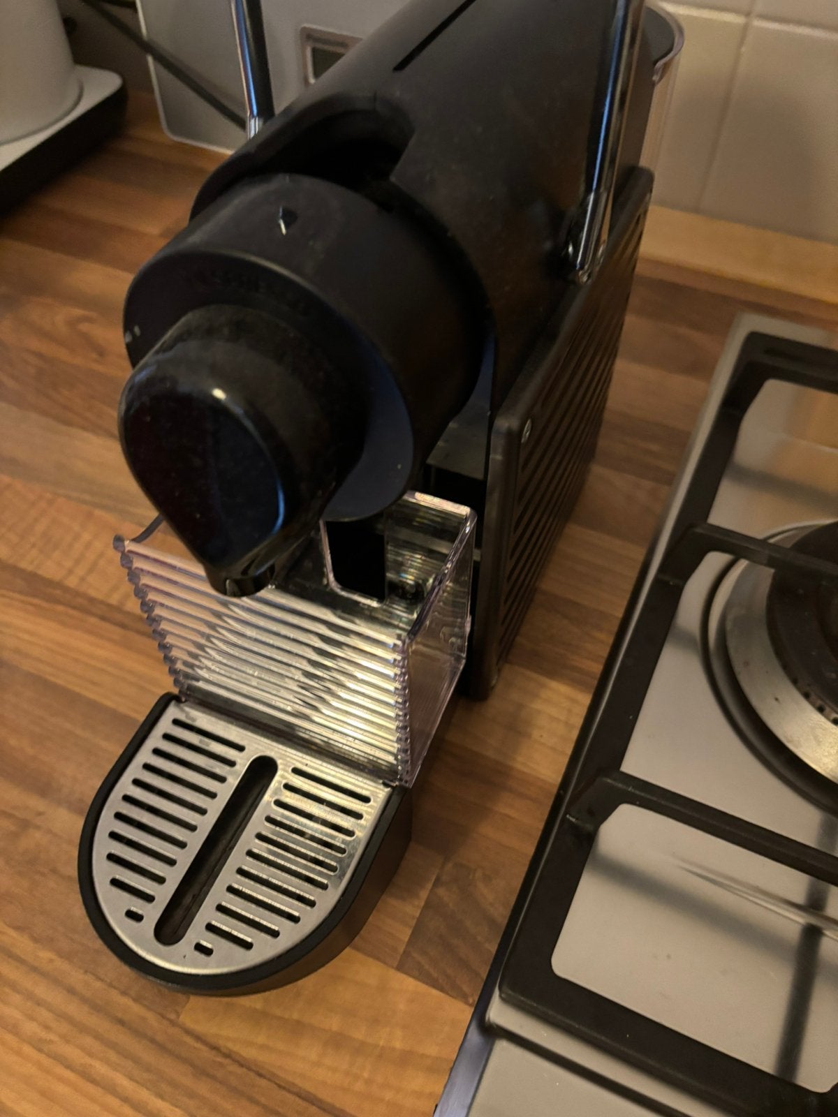 Nespresso Pixie Krups XN304T10, Réservoir d'eau amovible, Dosettes et capsules de café, 1 tasse, Comme neuf