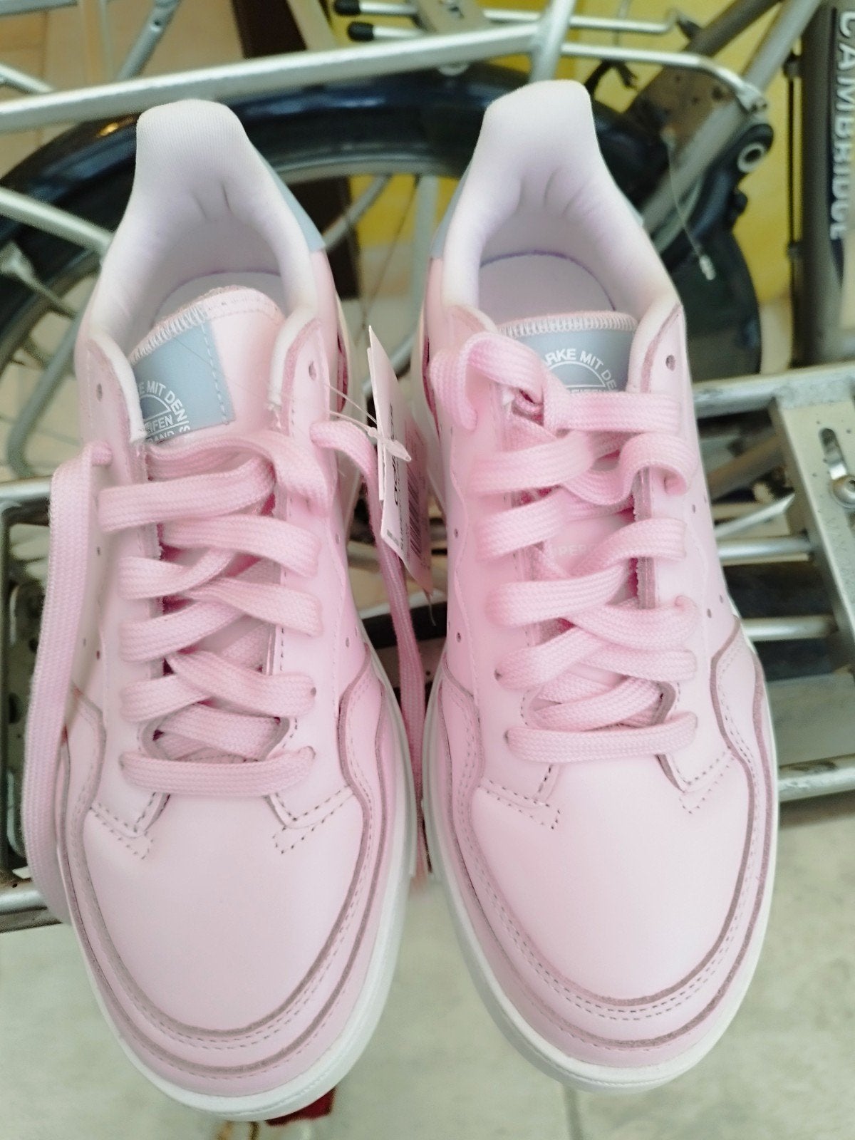 Nieuwe adidas roze sneakers maat 36, Kleding | Dames, Adidas, Nieuw, Ophalen of Verzenden, Sneakers