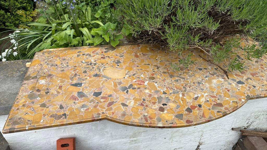 Gepolijst tablet voor op kast, Ophalen