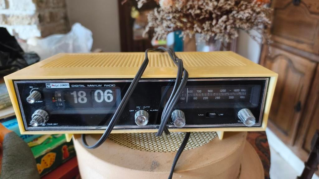 vintage Tokyo Jumbo flip clock radio, Muziek en Instrumenten, Ophalen