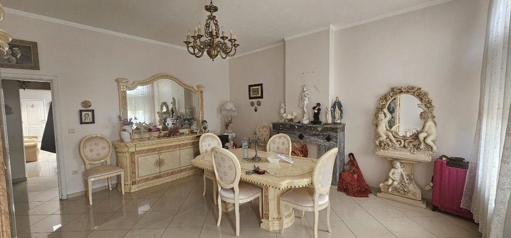 Salle a manger complète style Venise, Maison & Meubles, Salles à manger complètes, Enlèvement, Neuf, Brillante style Venise, 4 à 6 chaises