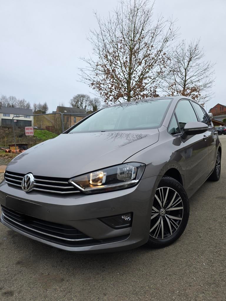 VW GOLF SPORTSVAN SERIE ALLSTAR 1.2 TSI 81 KW 110 PK VERSNEL, Auto's, Euro 6, Handgeschakeld, Bluetooth, Golf