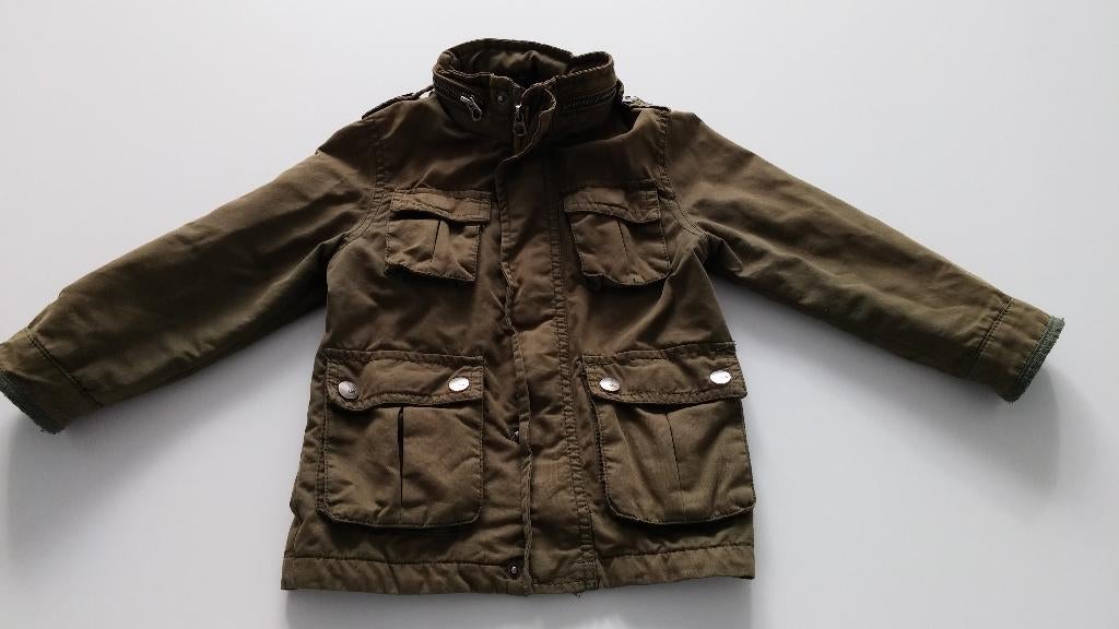 Veste kaki ZARA taille 104, Enfants & Bébés, Garçon, Enlèvement ou Envoi, Comme neuf, Zara