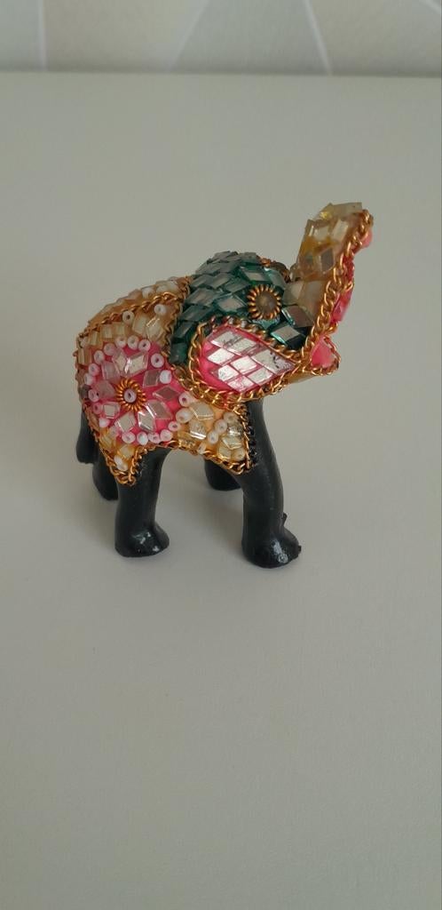 Figurine d'éléphant, Enlèvement