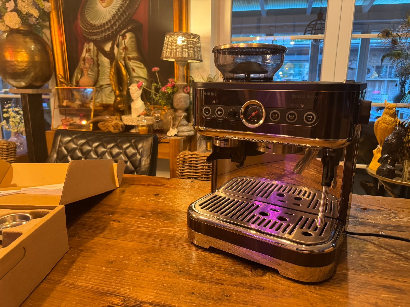 Brasserie Philips Barista, Machine à espresso, Réservoir d'eau amovible, Café en grains, Comme neuf