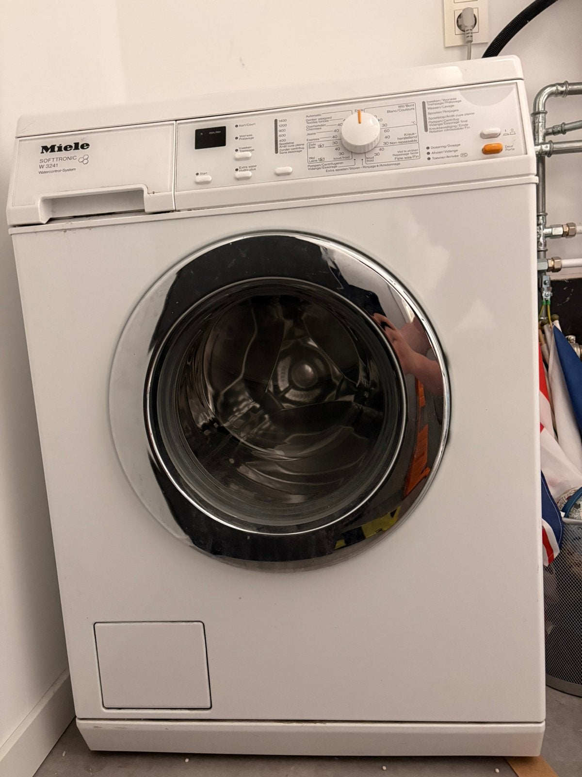 Miele wasmachine, 8 tot 10 kg, Ophalen, Gebruikt, Minder dan 1200 toeren