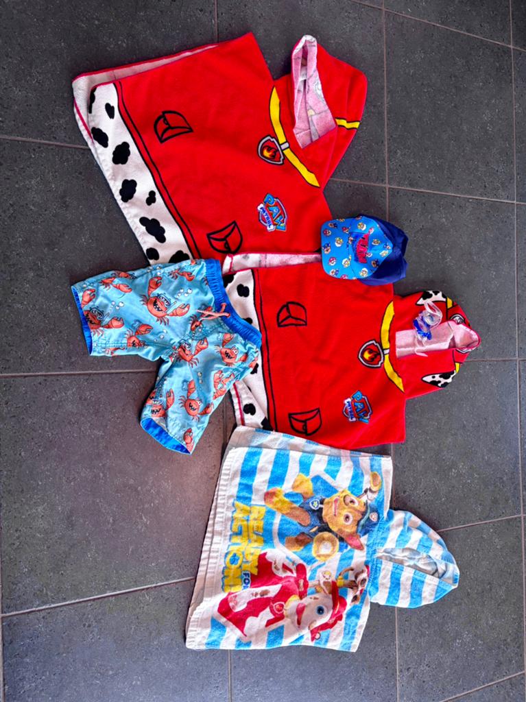 Handoeken en zwemgerief paw patrol, Kinderen en Baby's, Kinderkleding | Kinder-zwemkleding, Ophalen, Zo goed als nieuw