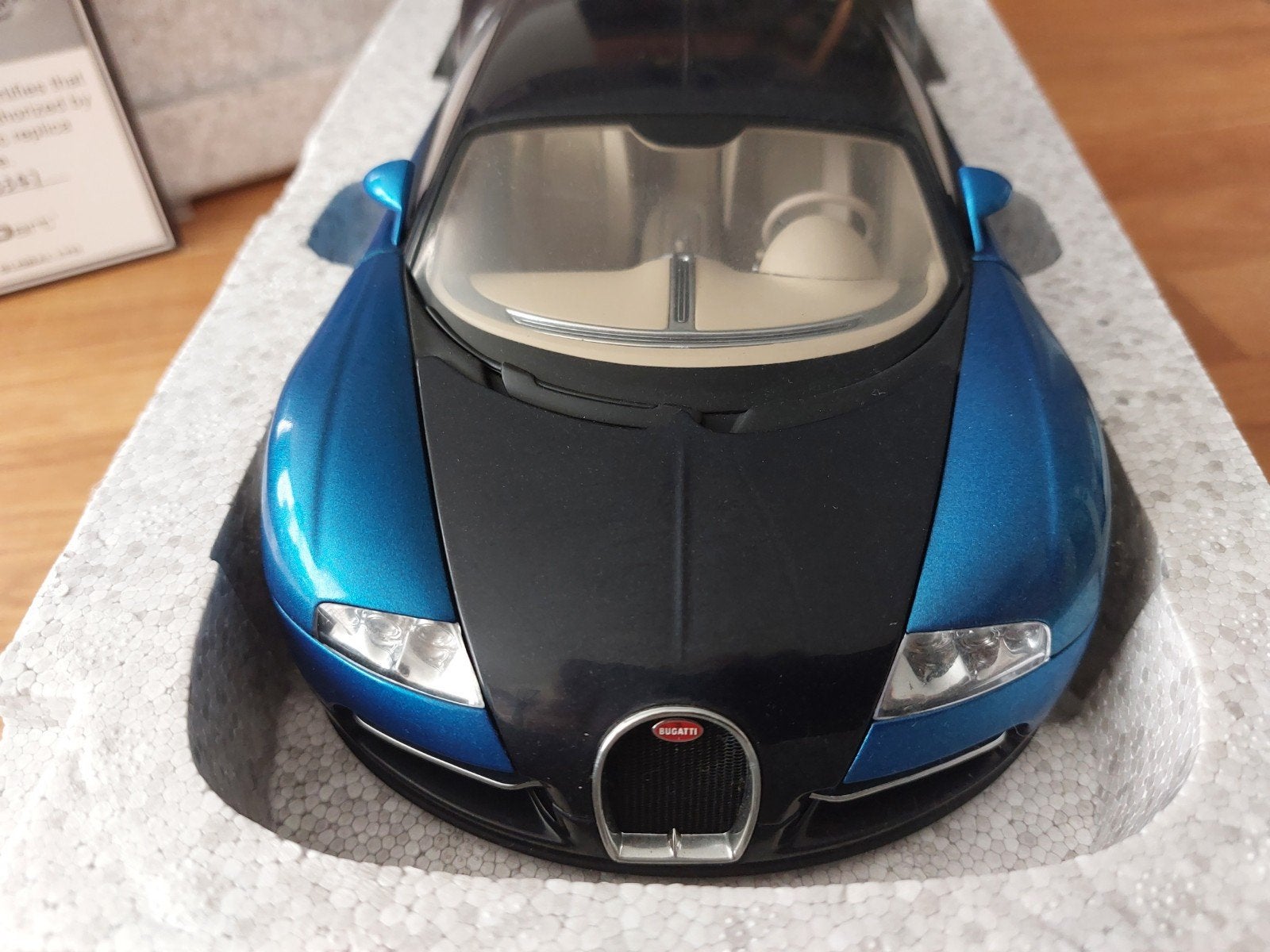 Autoart 70903 1/18 Bugatti veyron SHOWCAR Black Blue, Hobby en Vrije tijd, Modelauto's | 1:18, Ophalen of Verzenden, Zo goed als nieuw