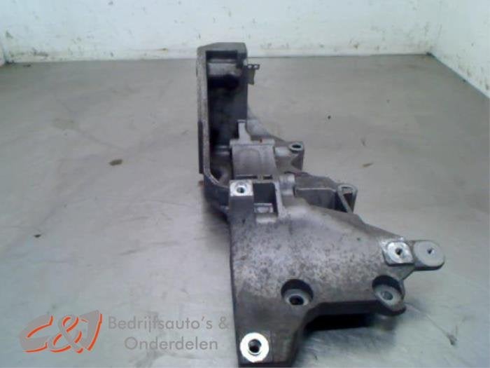 Support pompe diesel d'un Volkswagen Caddy, Autos : Pièces & Accessoires, Carrosserie & Tôlerie, Volkswagen, Utilisé, 3 mois de garantie