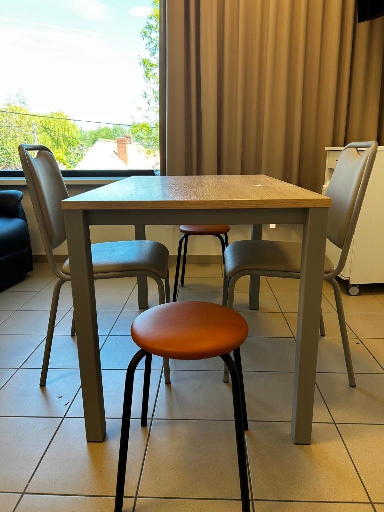 Tafel met 2 krukken en 2 stoelen., Huis en Inrichting, Ophalen, Gebruikt