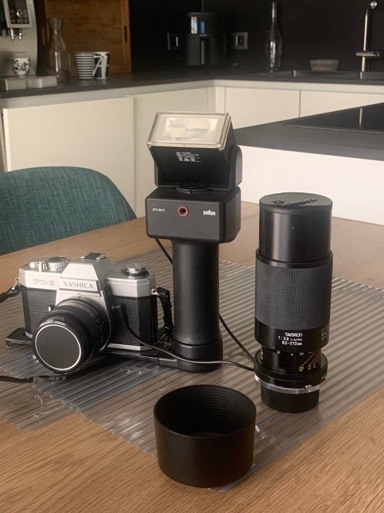 Yashica FX-2 + Tamron Tele Macro + Braun 370BVC Flitser, Ophalen, Gebruikt, Spiegelreflex, Overige Merken