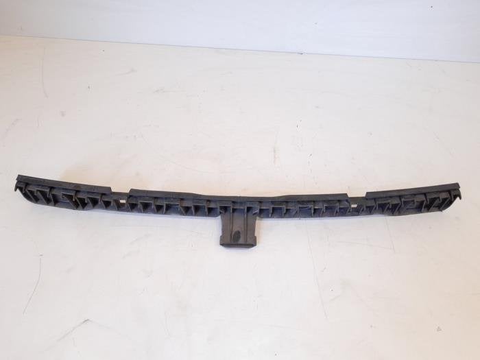 Carénage arrière centre d'un Volkswagen Golf, Volkswagen, -, 3 mois de garantie, Utilisé