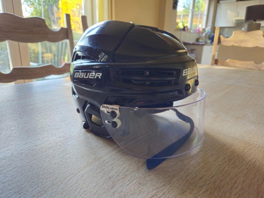 Ijshockey helm, Sport en Fitness, Ophalen, Zo goed als nieuw, Bescherming
