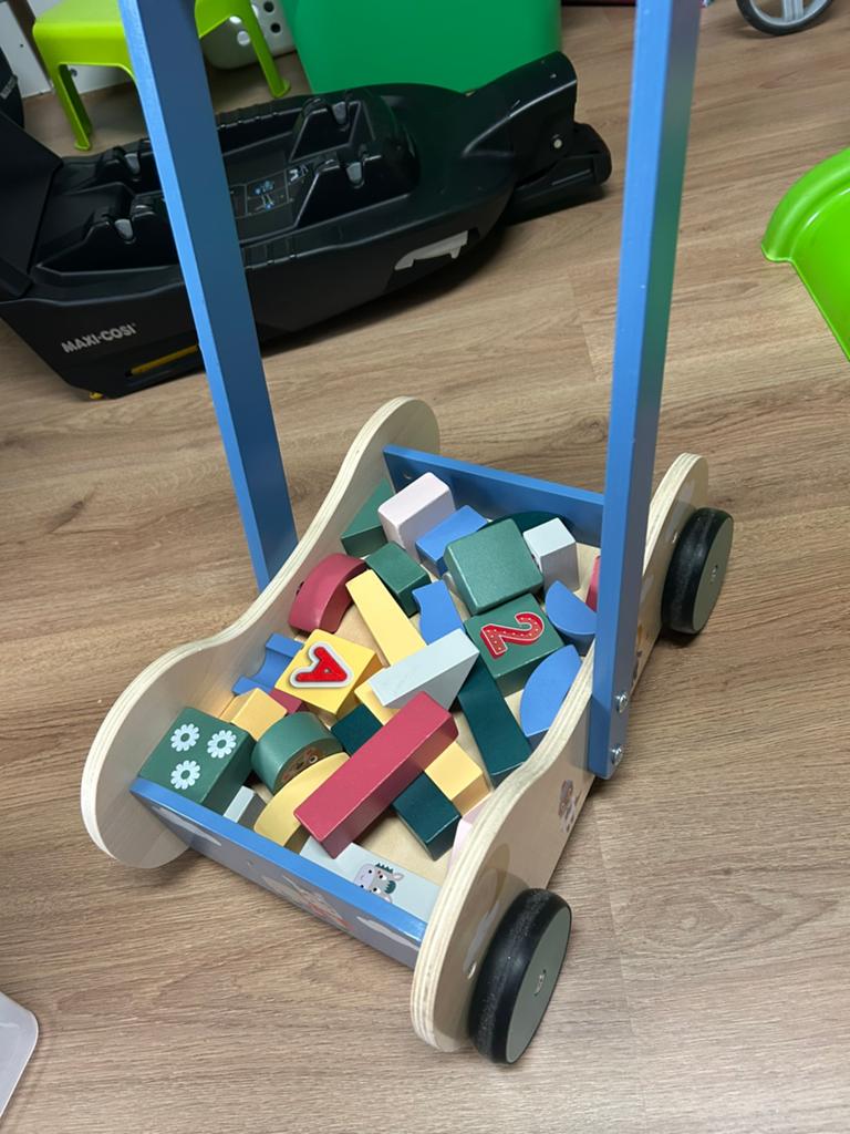 Loopkar met speelblokjes, Ophalen, Zo goed als nieuw