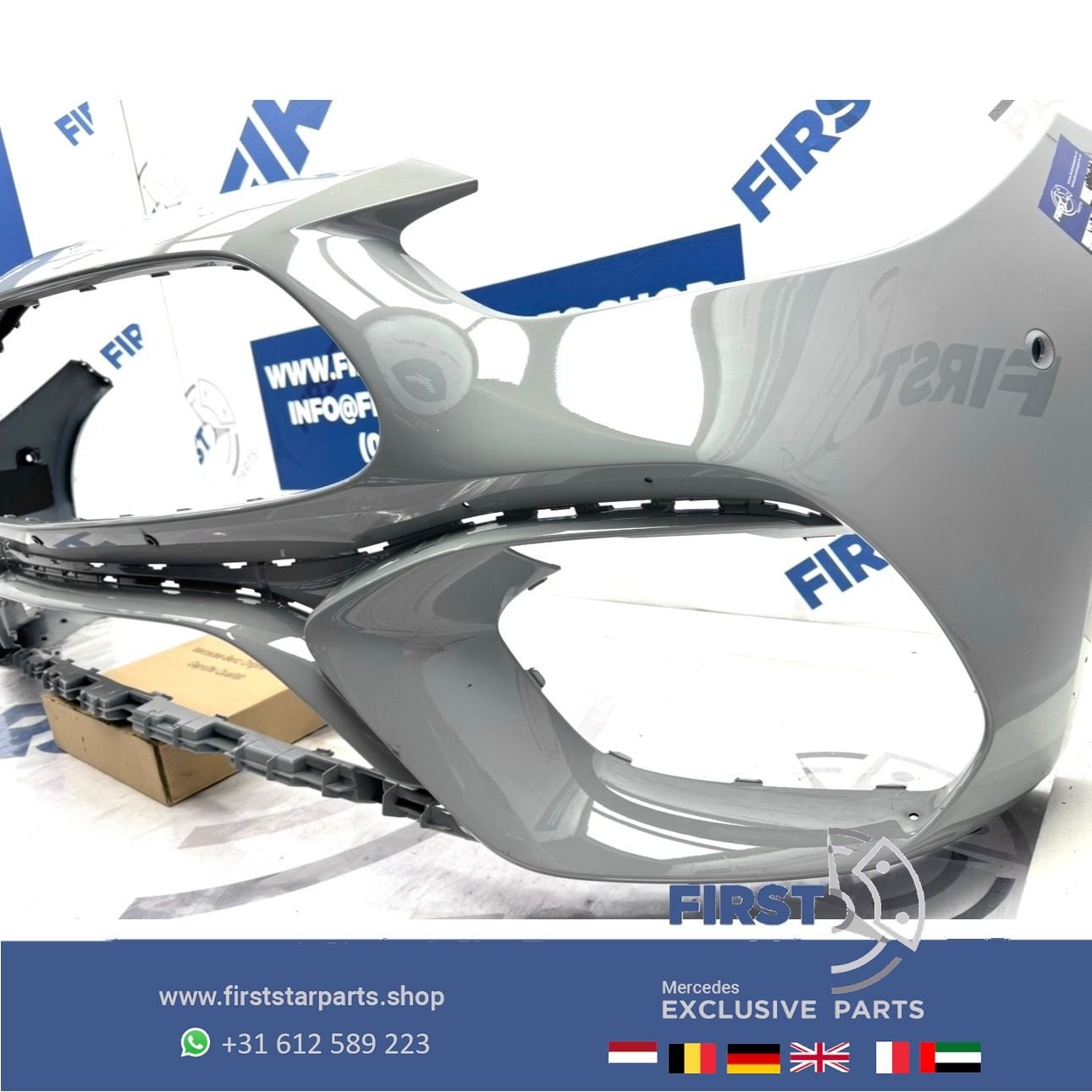W206 C63 AMG BUMPER C KLASSE C63s AERO VOORBUMPER KAAL A2068, Utilisé, -, Avant, -